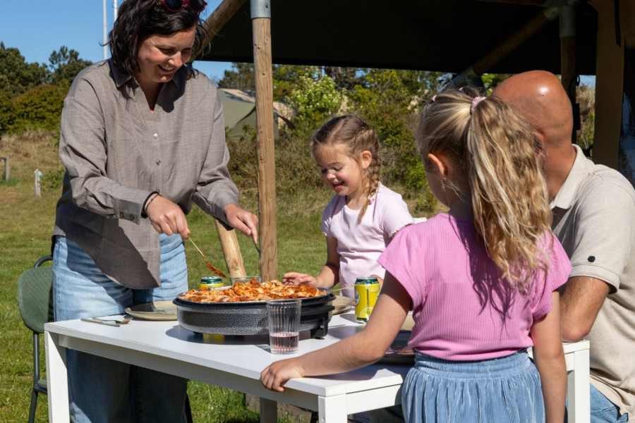 Ameland pan pasta opscheppen buiten